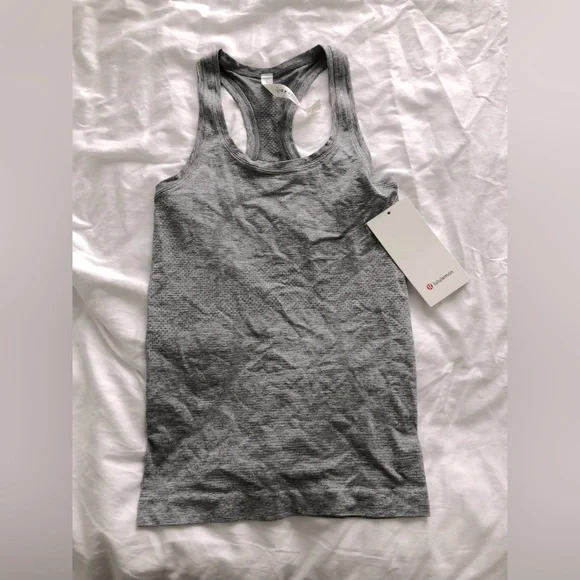 Lululemon swiftly tech racer back 2.0. In grey. Brand new with tags. - Picture 1 of 2